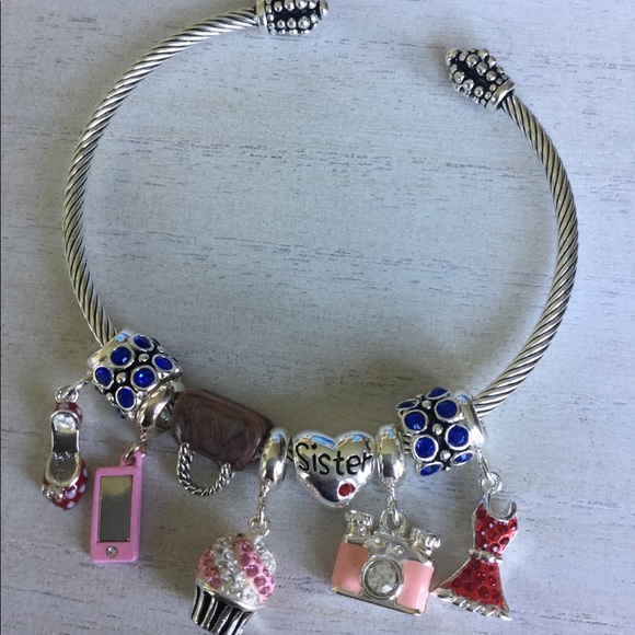 🎂Hallmark Charm Bracelet🎂 - Picture 2 of 8